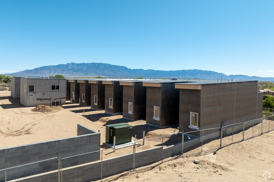 Primary Photo - 9368 Valley View Dr NW