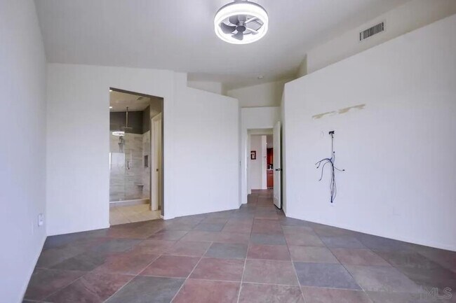 Building Photo - 2703 Lobelia Rd