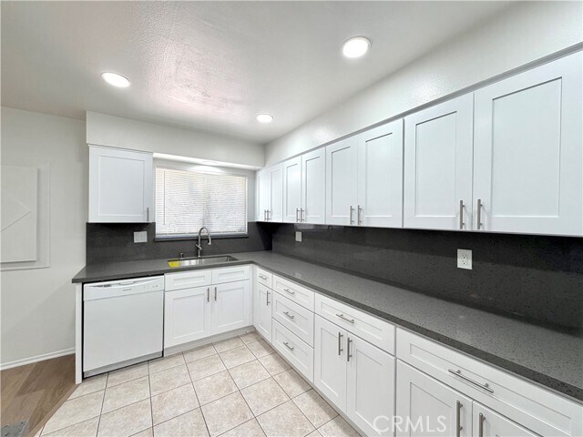 Building Photo - 28880 Amersfoot Way