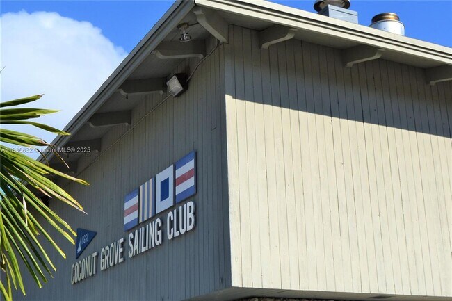 Building Photo - 2630 SW 28th St