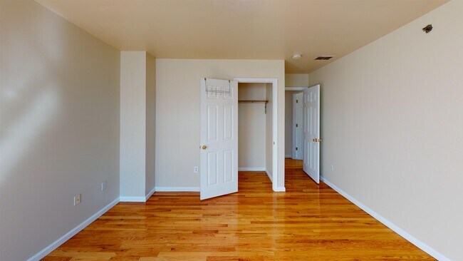 Building Photo - 57 Washburn St