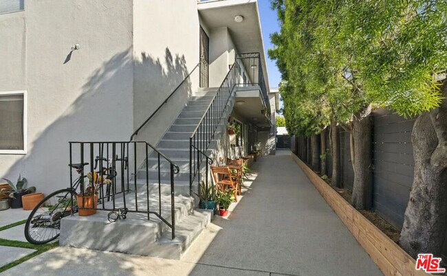 Building Photo - 656 Indiana Ave