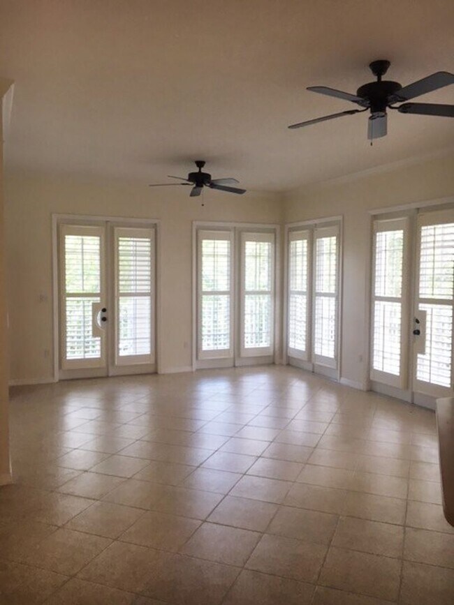 Building Photo - 3 Bedroom 2 Bath corner unit with wrap around balcony in Elevator Building in East Village of Cel...