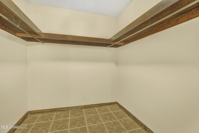 Building Photo - 4409 Shadow Wood Cir