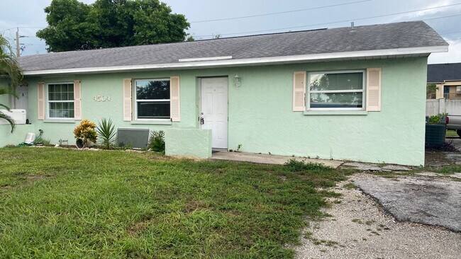Primary Photo - 4504 68th St W