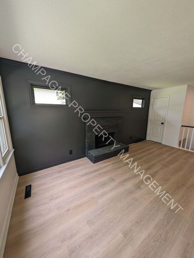 Building Photo - Modern Home in Waldo