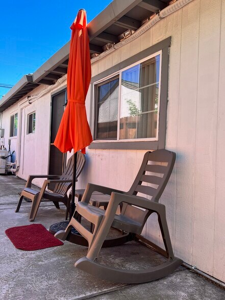 Building Photo - 1871 Peach Pl