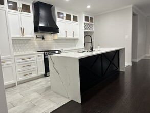 Building Photo - 7631 Retama Terrace Ln