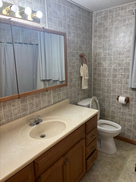 Building Photo - 638 Chitwood Dr