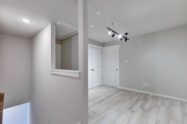 Building Photo - 253 Fieldwood Dr