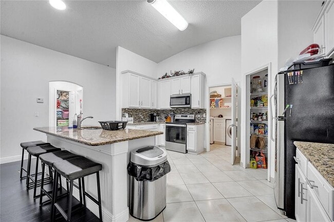 Building Photo - 639 Mesilla Dr