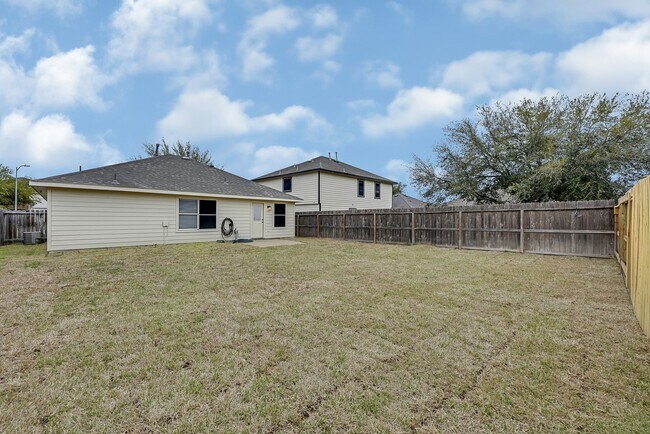 Building Photo - 6315 Hayman Dr