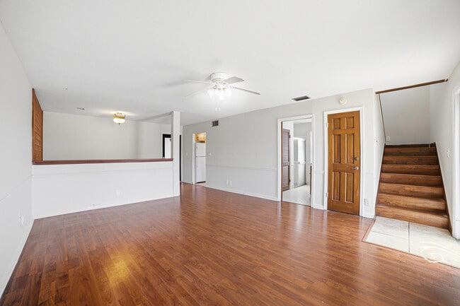 Building Photo - 2895 Via Del Lago