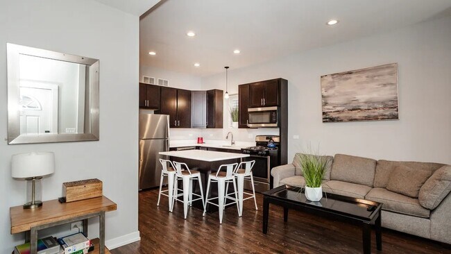 Building Photo - 1922 N Rockwell St