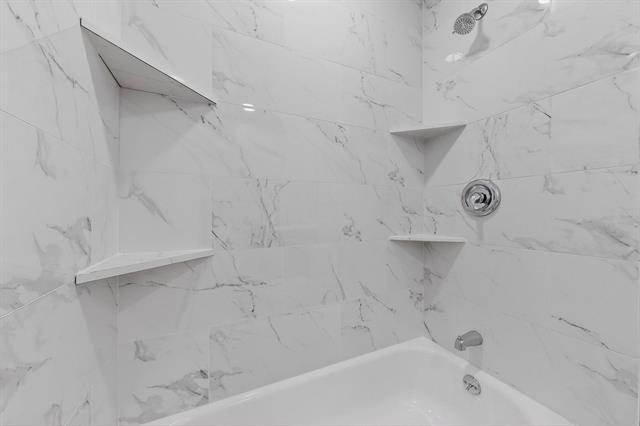 Building Photo - 4324 Oleander Trail