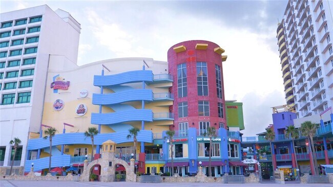 Building Photo - 121 N Hollywood Ave