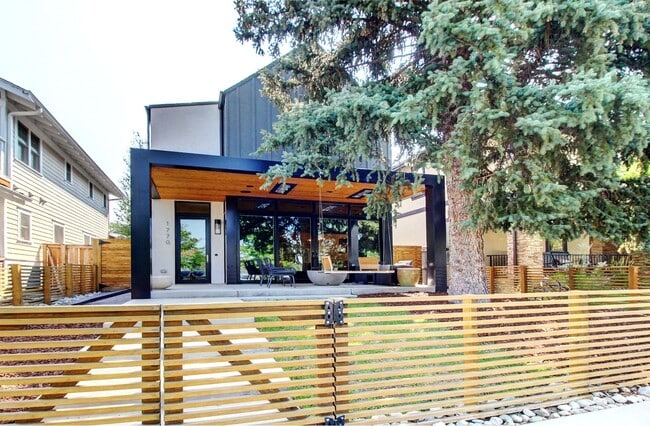 Building Photo - Luxury Living in the heart of Platte Park, 5bds, 4bas - Custom Finishes around every corner