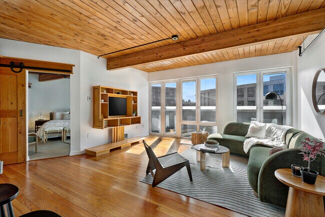 Building Photo - 1408 12th Ave