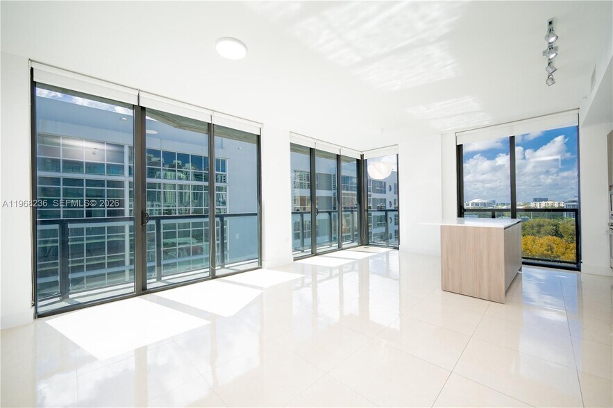 Building Photo - 201 SW 17th Rd