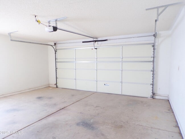 Building Photo - 4441 S Pueblo Ave