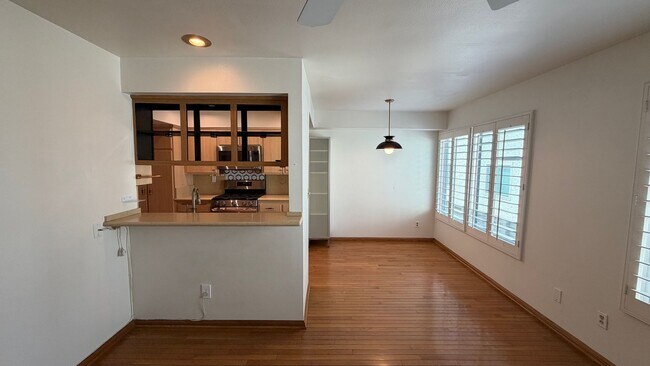 Building Photo - DESIRABLE TWO BEDROOM TWO BATH HOME IN STUDIO CITY