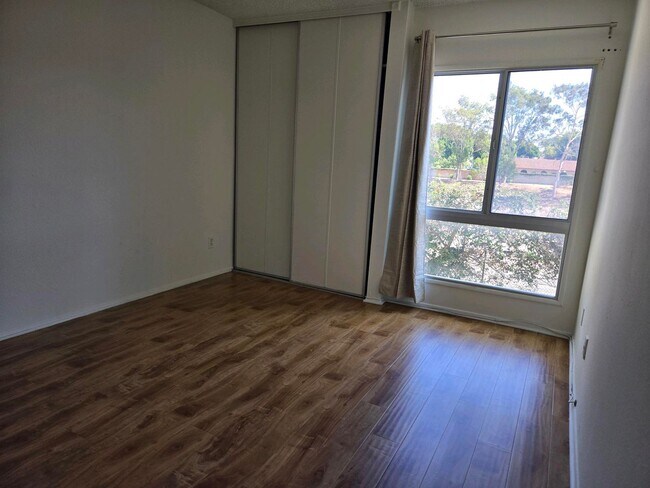 Building Photo - Culver city Condo for rent minutes to down...