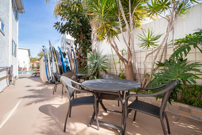 Building Photo - 2721 2nd St