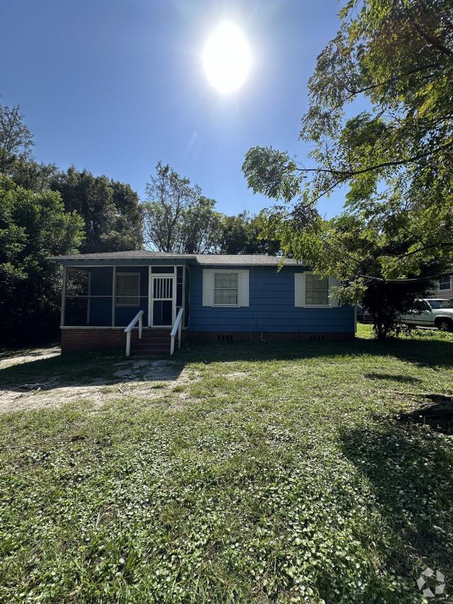 Building Photo - 3 bedroom in Jacksonville FL 32208