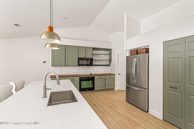 Building Photo - 1017 Homewood Ave