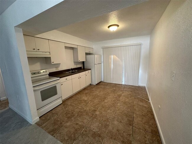 Building Photo - 8383 N Snapdragon Way