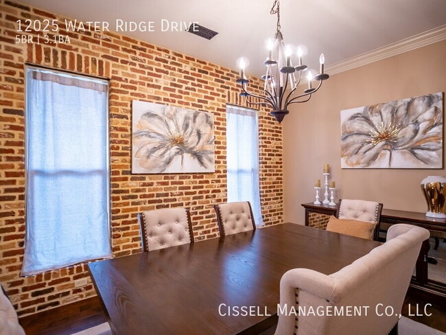 Building Photo - 12025 Water Ridge Dr