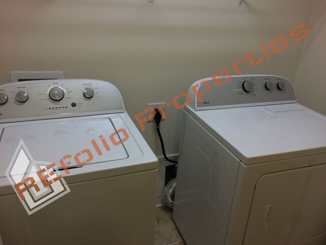 Building Photo - 2454 Pecan Ridge Way