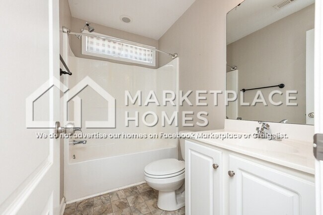 Building Photo - 102 Berwick Ct