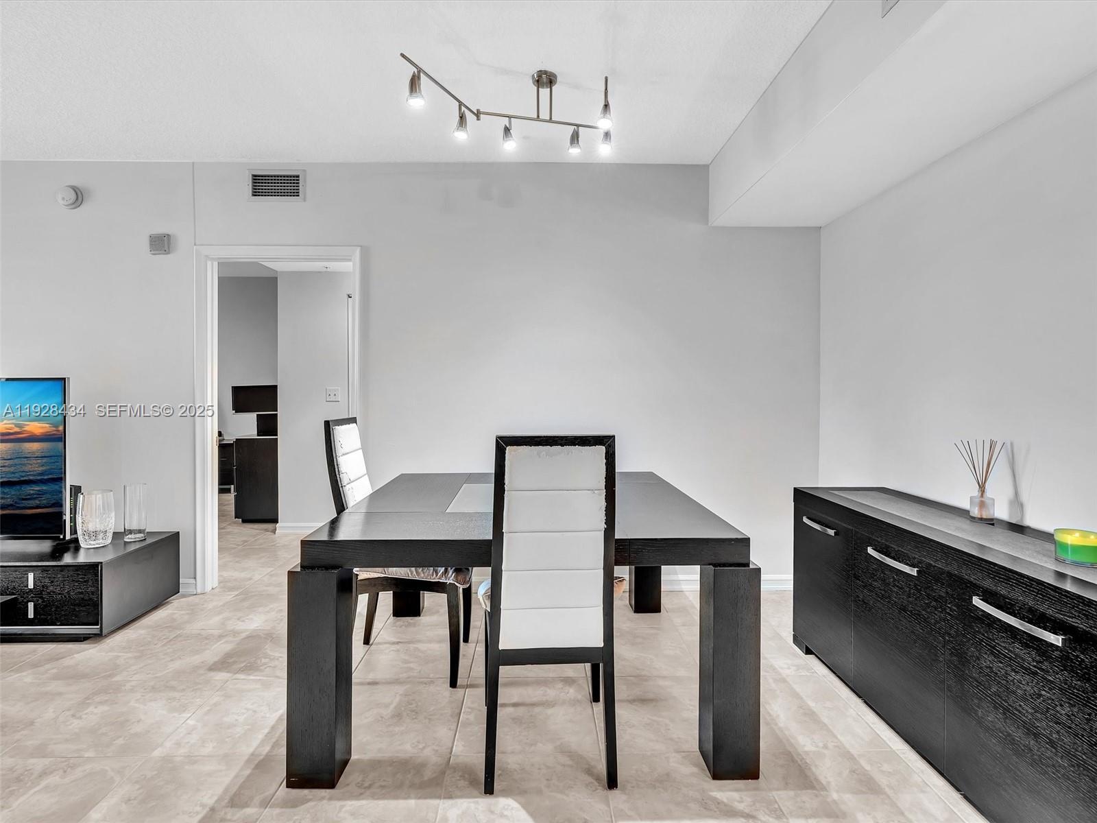 Building Photo - 18800 NE 29th Ave