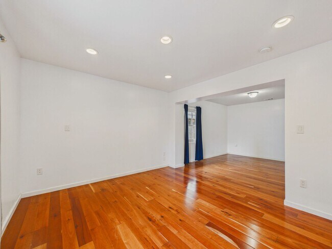 Building Photo - San Carlos home for rent plus studio in-law unit! $7,500