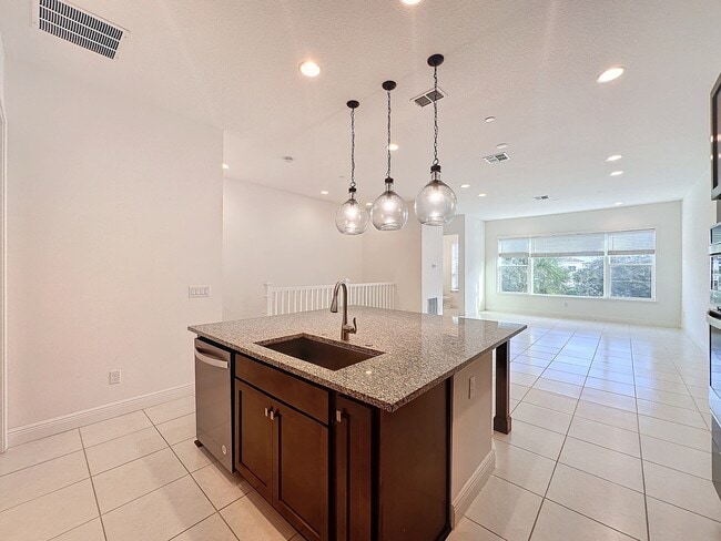 Building Photo - 10090 Sunnifa Aly