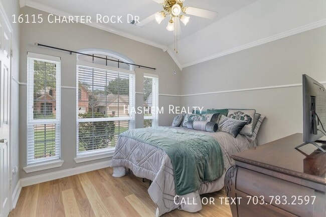 Building Photo - 16115 Charter Rock Dr