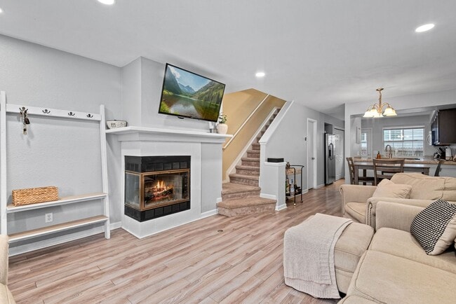 Building Photo - Charming 2BR Townhome in Denver