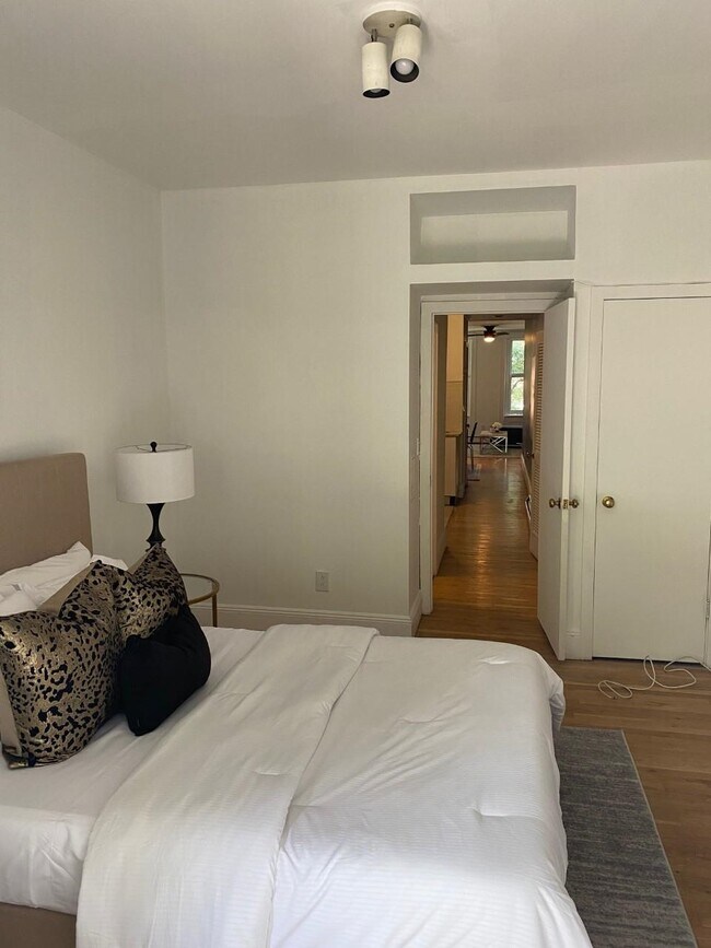 Building Photo - 97 Bright St