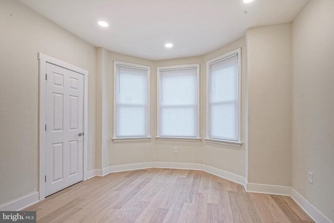 Building Photo - 3040 N Water St