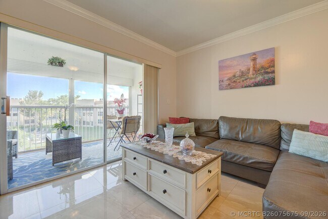 Building Photo - 6850 Royal Palm Blvd