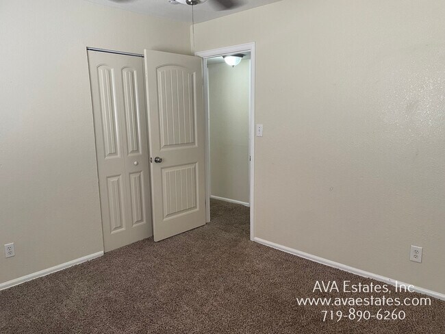 Building Photo - 743 E Laporte Dr