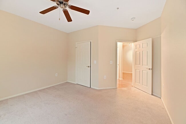 Building Photo - 1 Bed 1 Bath - North Bethesda Condo - 1 Reserved Parking Space