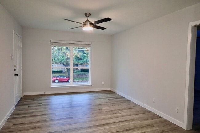 Interior Photo - 4235 Cole Ave