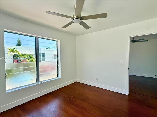 Building Photo - 641 10th St