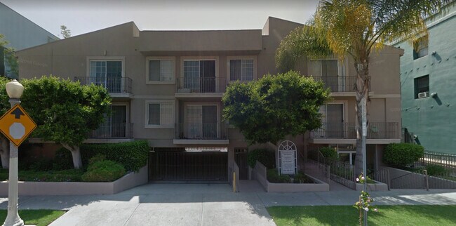 Primary Photo - 621 N Bronson Ave