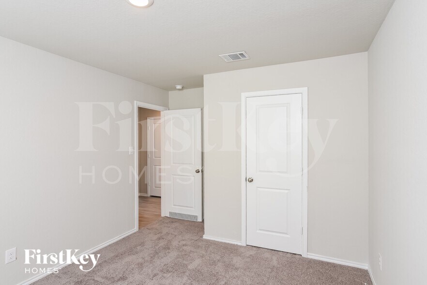 Building Photo - 6436 Pickaxe Way