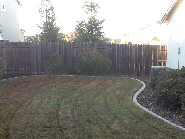 Building Photo - 1945 Glenveagh Ln