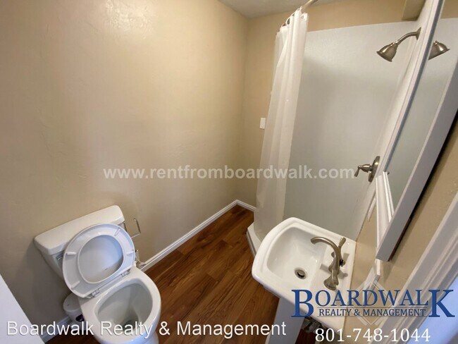 Building Photo - Studio, 1 bath House - 12542 S 300 E Studi...