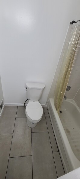 Renovated bathrooms - 7413 Columbia Ave